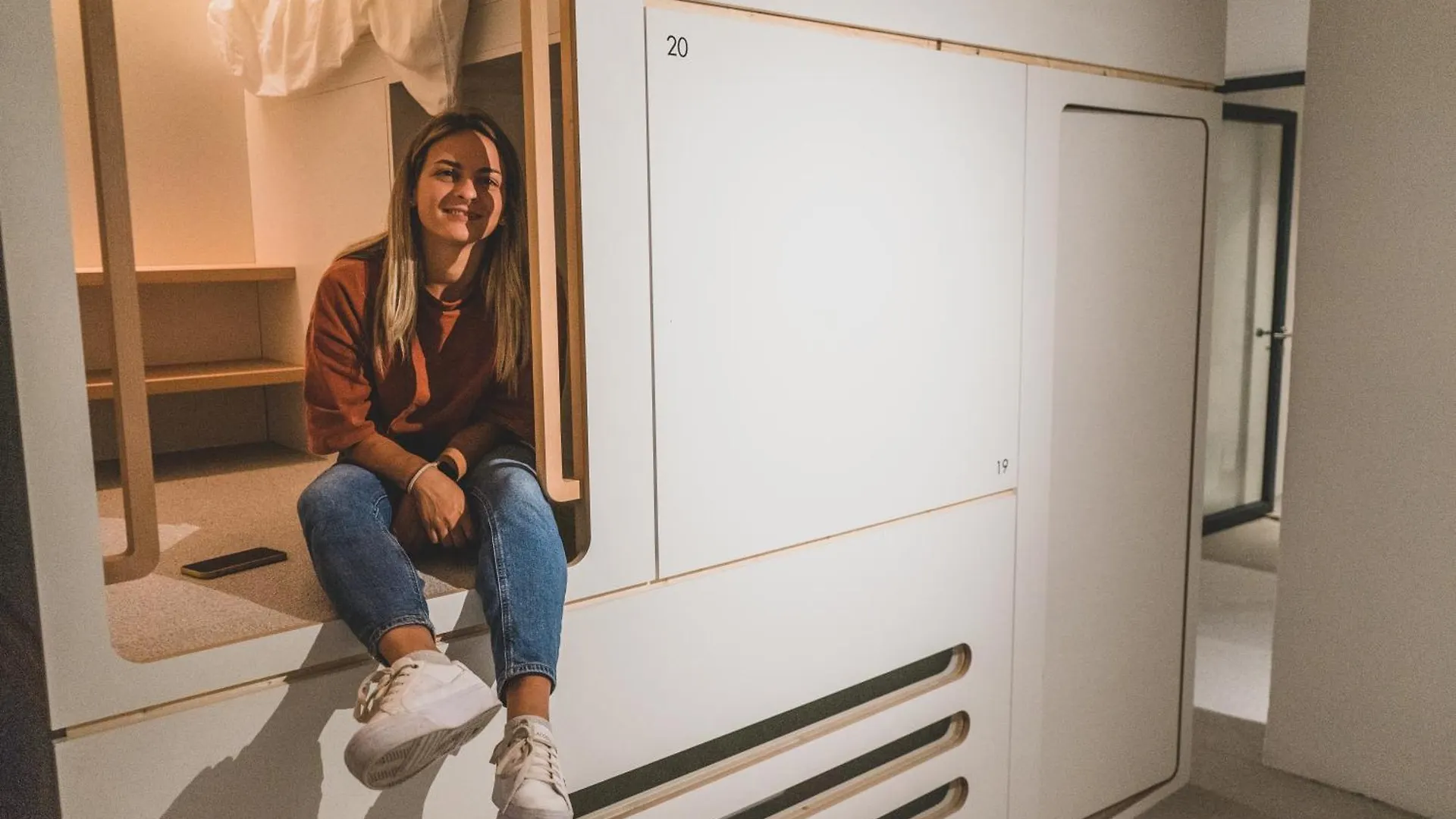 Soom Salzburg I Kapselhotel Capsule hotel