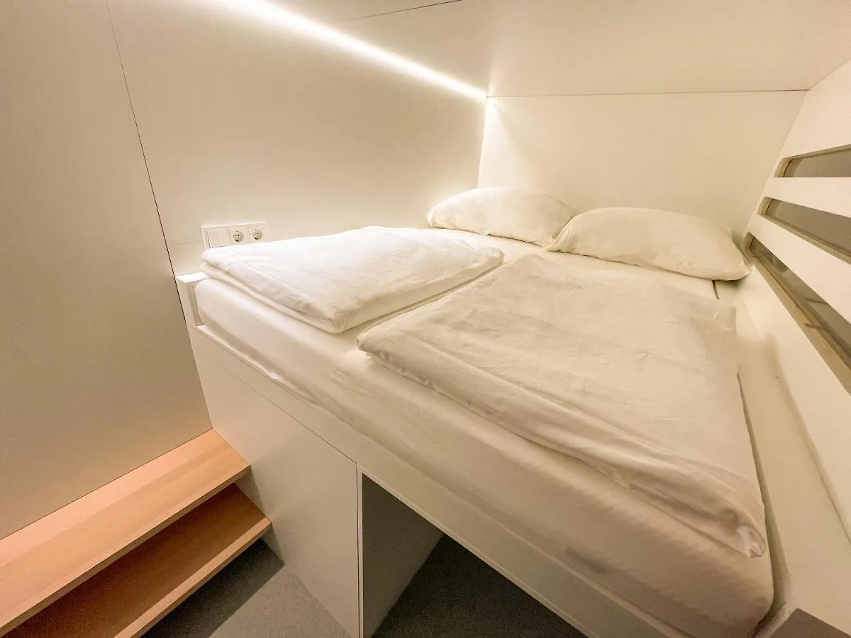 Soom Salzburg I Kapselhotel Capsule hotel